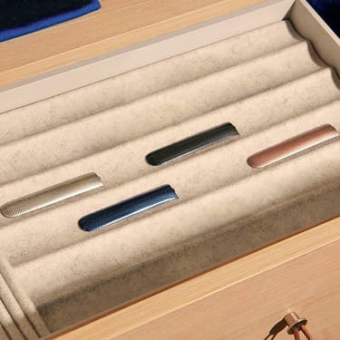 Ploom AURA front panels with Rose Gold Augmented Pattern and other color options
